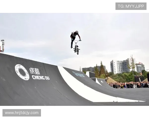 成都与上海极限运动队赛后复盘力量对决的精彩瞬间与战术分析